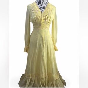 Gunne Sax style 1970s Yellow flower Lace-Trimmed Dress